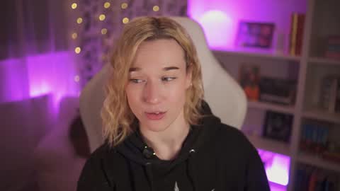 Snapshot of emily_fox_official chatting on 01-13-25, 11:06 Em - online show from 01-13-25, 11:06