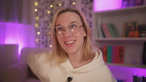 Snapshot of emily_fox_official chatting on 01-22-25, 11:53 Em - online show from 01-22-25, 11:53