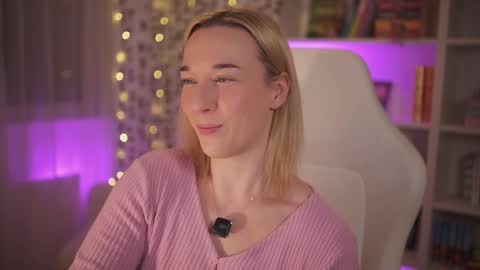 Snapshot of emily_fox_official chatting on 01-26-25, 10:57 Em - online show from 01-26-25, 10:57