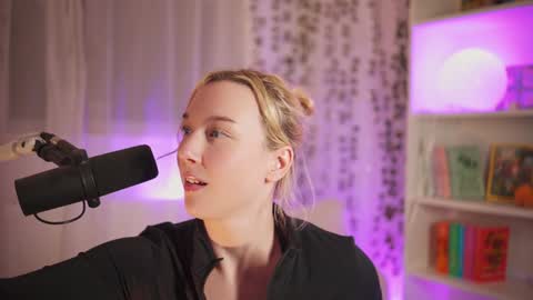 Snapshot of emily_fox_official chatting on 02-03-25, 10:11 Em - online show from 02-03-25, 10:11