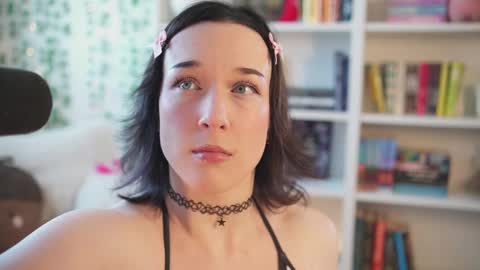 Snapshot of emily_fox_official chatting on 02-28-25, 03:26 Em - online show from 02-28-25, 03:26