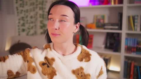 Snapshot of emily_fox_official chatting on 03-02-25, 11:20 Em - online show from 03-02-25, 11:20