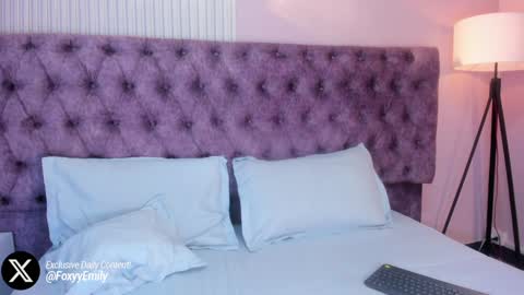 Emily online show from 02-08-25, 07:59