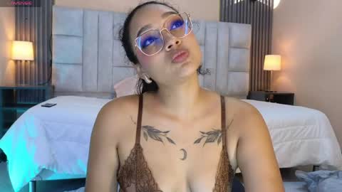 Emily online show from 06-09-26, 07:03
