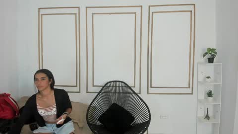 Snapshot of emily_gaviria1 chatting on 05-17-26, 12:01 emily_gaviria1 online show from 05-17-26, 12:01