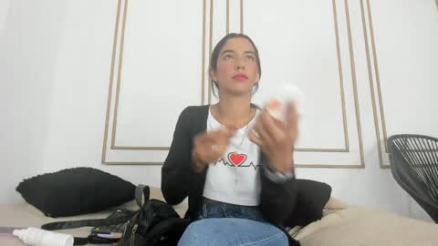 Snapshot of emily_gaviria1 chatting on 05-23-26, 12:09 emily_gaviria1 online show from 05-23-26, 12:09