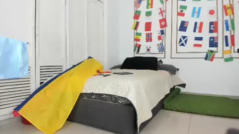 Snapshot of emily_gaviria1 chatting on 06-17-26, 12:07 emily_gaviria1 online show from 06-17-26, 12:07