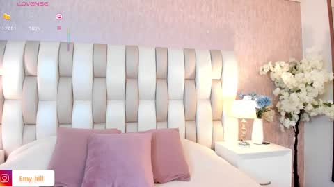 EMILY   Monday 5-2 am From Tuesday to Friday5-1 am Colombia time online show from 01-30-25, 09:14