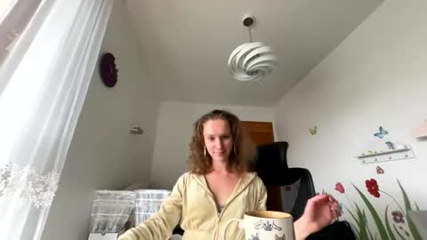 Emily  online show from 10-03-25, 10:45