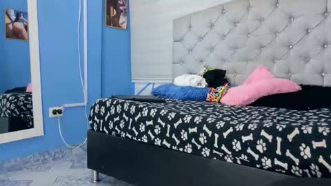 Emily jhon online show from 10-21-25, 02:18