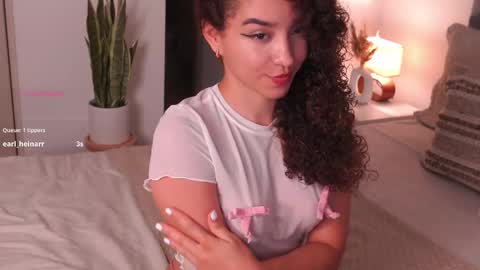 Juliana online show from 11-23-25, 12:43