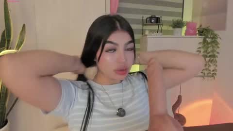 EmilyKenner  Independent model  online show from 07-02-26, 12:00