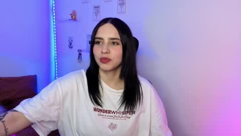 Snapshot of emily_lindey_ chatting on 02-10-26, 03:43 Emily Lindey online show from 02-10-26, 03:43