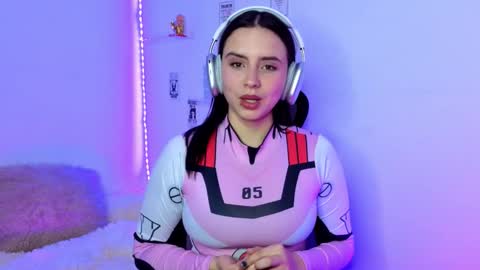 Snapshot of emily_lindey_ chatting on 02-13-26, 02:13 Emily Lindey online show from 02-13-26, 02:13