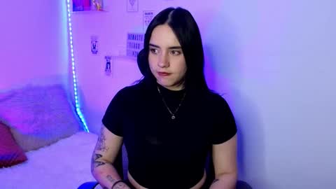 Snapshot of emily_lindey_ chatting on 03-09-26, 05:33 Emily Lindey online show from 03-09-26, 05:33