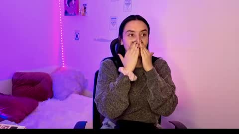 Snapshot of emily_lindey_ chatting on 05-12-26, 03:03 Emily Lindey online show from 05-12-26, 03:03