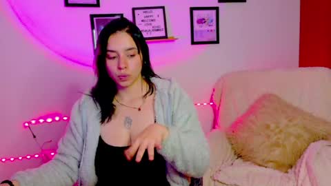 Snapshot of emily_lindey_ chatting on 06-01-26, 02:24 Emily Lindey online show from 06-01-26, 02:24
