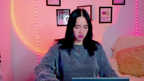 Snapshot of emily_lindey_ chatting on 06-03-26, 04:59 Emily Lindey online show from 06-03-26, 04:59