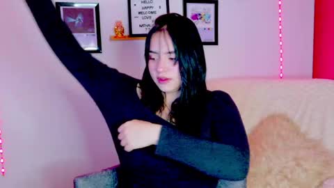 Emily Lindey online show from 08-02-26, 04:22