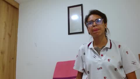 Emily online show from 06-09-26, 12:44