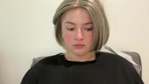 emily_morning_dew online show from 05-18-26, 04:07