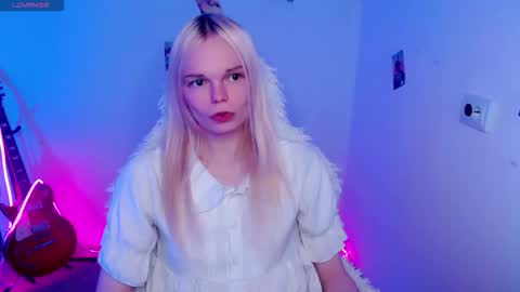 Snapshot of emily_nyaffe chatting on 11-24-25, 07:24 Lia online show from 11-24-25, 07:24