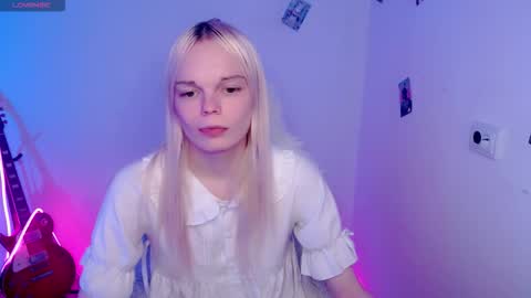 Snapshot of emily_nyaffe chatting on 11-25-25, 08:53 Lia online show from 11-25-25, 08:53