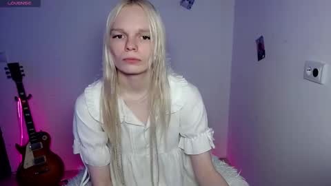 Snapshot of emily_nyaffe chatting on 01-15-26, 10:20 Lia online show from 01-15-26, 10:20