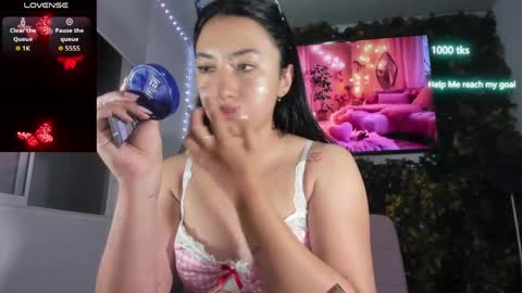 Snapshot of emily_palmeer chatting on 06-05-26, 09:37 emily_palmeer online show from 06-05-26, 09:37