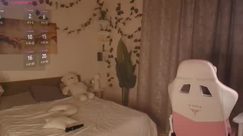 emily_relishh online show from 12-01-25, 01:05