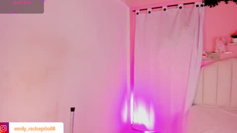 Snapshot of emily_restrepoo chatting on 07-02-26, 05:13 Emily online show from 07-02-26, 05:13