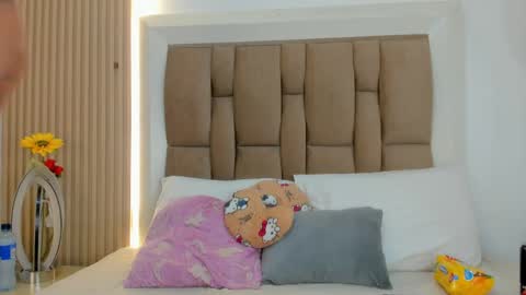 emily_rivas_ online show from 04-06-26, 03:15