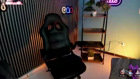 Snapshot of emily_roberts1 chatting on 06-30-26, 12:50 Emily online show from 06-30-26, 12:50