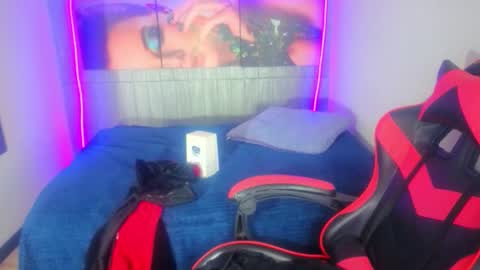       online show from 12-04-25, 12:14