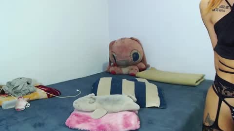 Snapshot of emily_rousxxx chatting on 12-21-25, 09:33 Emily IGEmmily Baussa online show from 12-21-25, 09:33