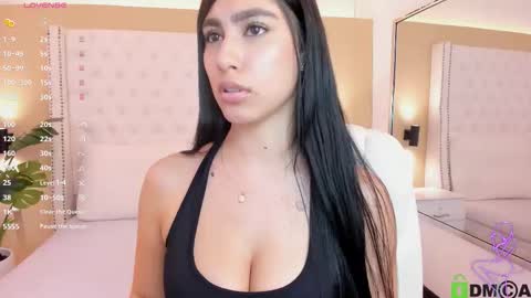 Snapshot of emily_roux chatting on 02-02-26, 09:02 EMILY online show from 02-02-26, 09:02