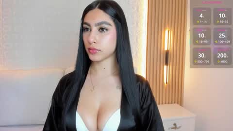 Snapshot of emily_roux chatting on 02-10-26, 10:03 EMILY online show from 02-10-26, 10:03