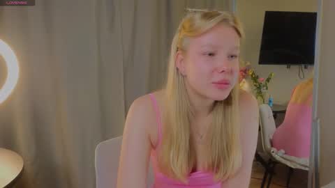 Snapshot of emily_shepard chatting on 09-11-25, 02:22 emily shepard online show from 09-11-25, 02:22