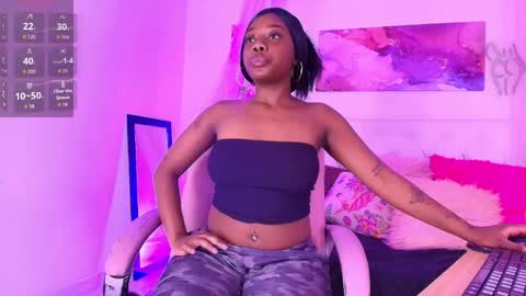 Snapshot of emily_smith21 chatting on 04-06-26, 01:01 emily online show from 04-06-26, 01:01