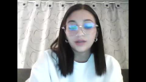 Snapshot of emily_smith29 chatting on 12-09-24, 03:50 emi online show from 12-09-24, 03:50