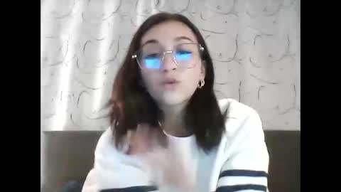 Snapshot of emily_smith29 chatting on 12-12-24, 11:03 emi online show from 12-12-24, 11:03