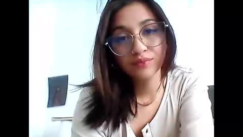 Snapshot of emily_smith29 chatting on 12-16-24, 07:00 emi online show from 12-16-24, 07:00