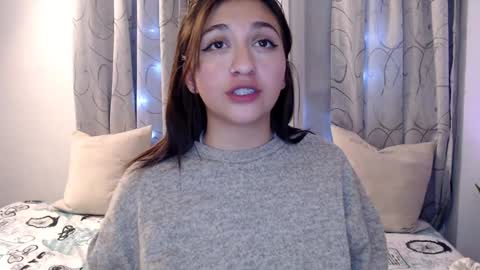 Snapshot of emily_smith29 chatting on 12-23-24, 03:29 emi online show from 12-23-24, 03:29