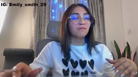 Snapshot of emily_smith29 chatting on 02-09-25, 01:11 emi online show from 02-09-25, 01:11