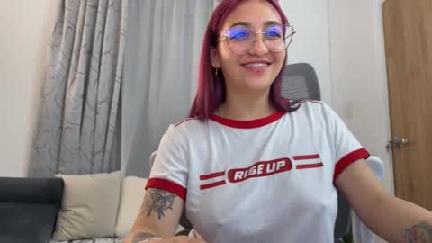 Snapshot of emily_smith29 chatting on 03-02-25, 02:51 emi online show from 03-02-25, 02:51
