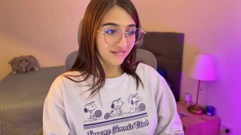 Snapshot of emily_smith29 chatting on 10-15-25, 03:39 emi online show from 10-15-25, 03:39