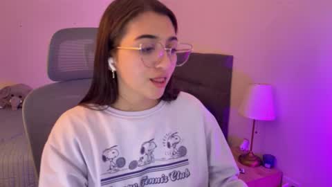 Snapshot of emily_smith29 chatting on 10-17-25, 02:26 emi online show from 10-17-25, 02:26