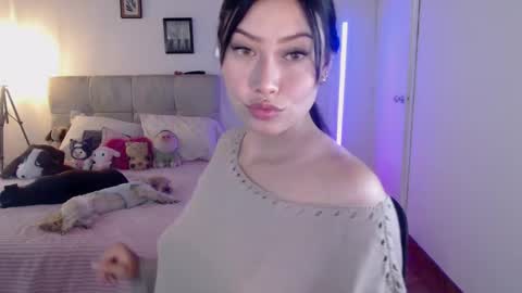 Snapshot of emily_swan_04 chatting on 01-24-25, 07:28 Emily  Swan online show from 01-24-25, 07:28