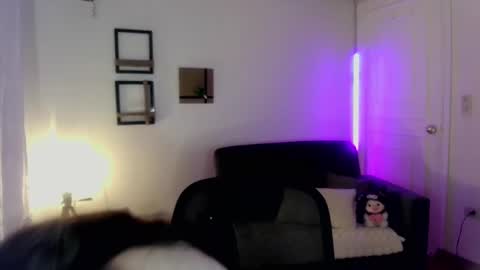 Snapshot of emily_swan_04 chatting on 02-14-25, 12:09 Emily  Swan online show from 02-14-25, 12:09