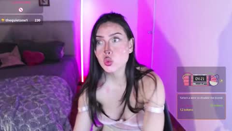 Snapshot of emily_swan_04 chatting on 10-16-25, 02:12 Emily  Swan online show from 10-16-25, 02:12